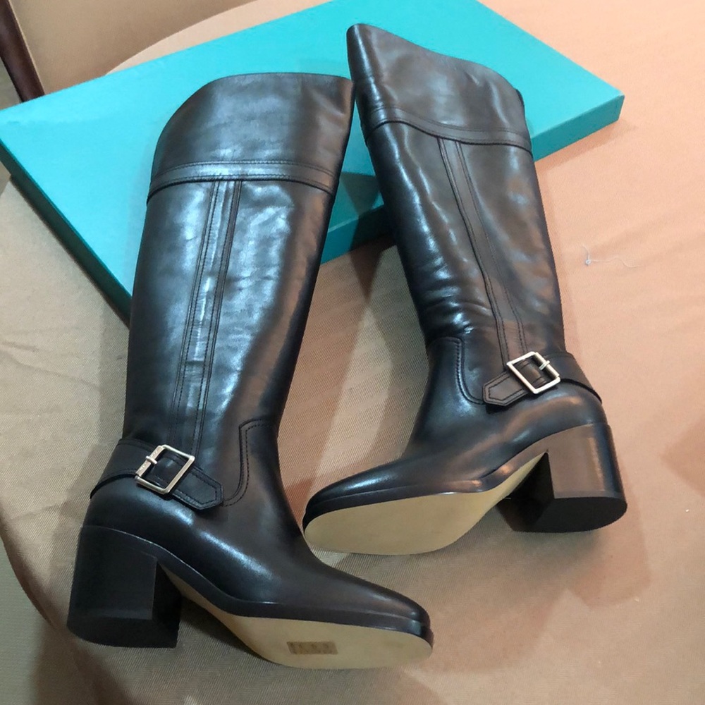 Boots - Picture 4 of 7